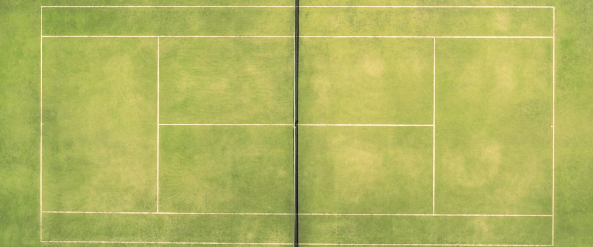 Saúde Desportiva Imagem de campo de ténis, alusiva ao serviço de Saúde Desportiva.